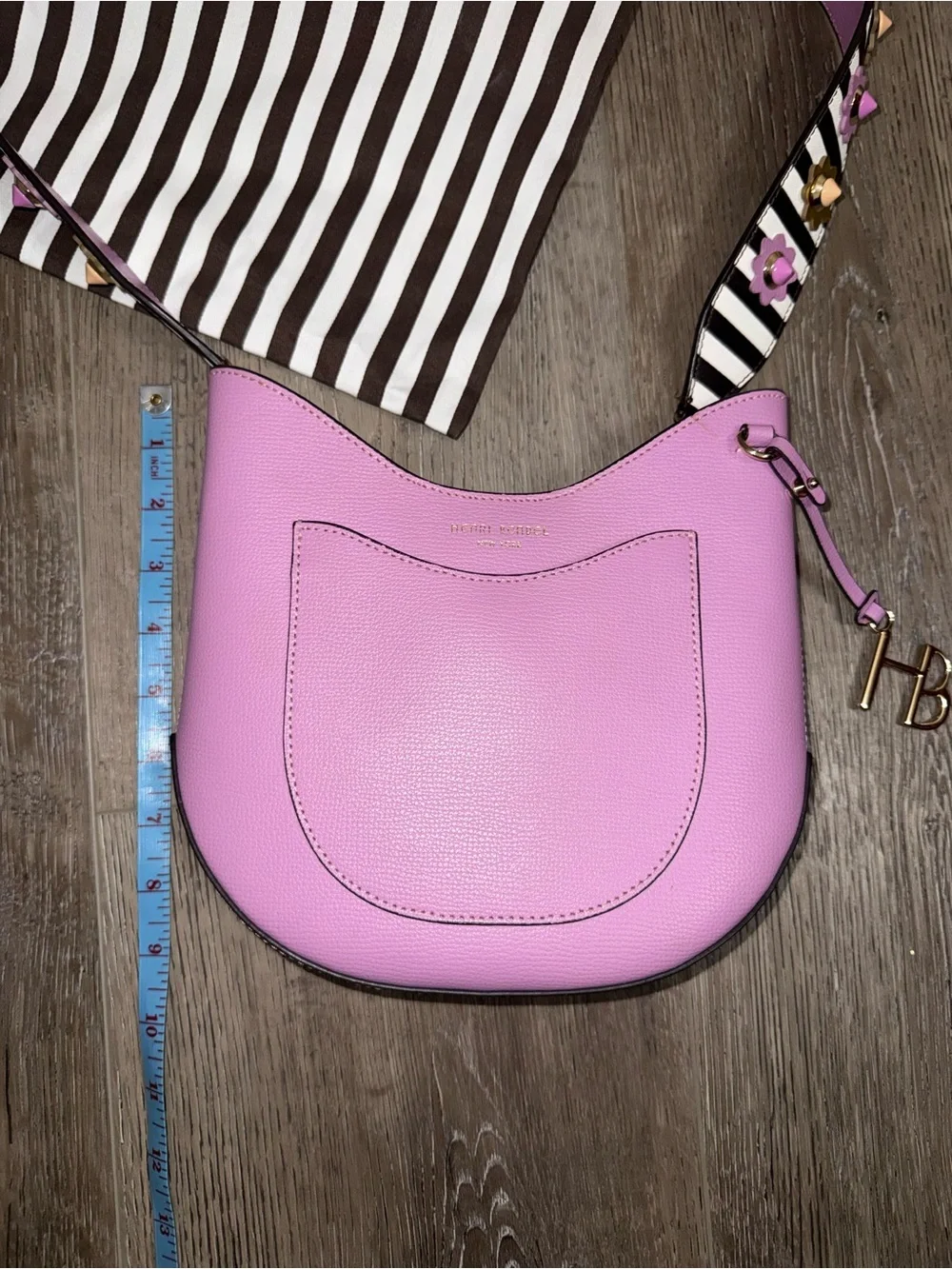 Henri Bendel lilac leather shoulder bag with floral striped guitar strap - Picture 7 of 10
